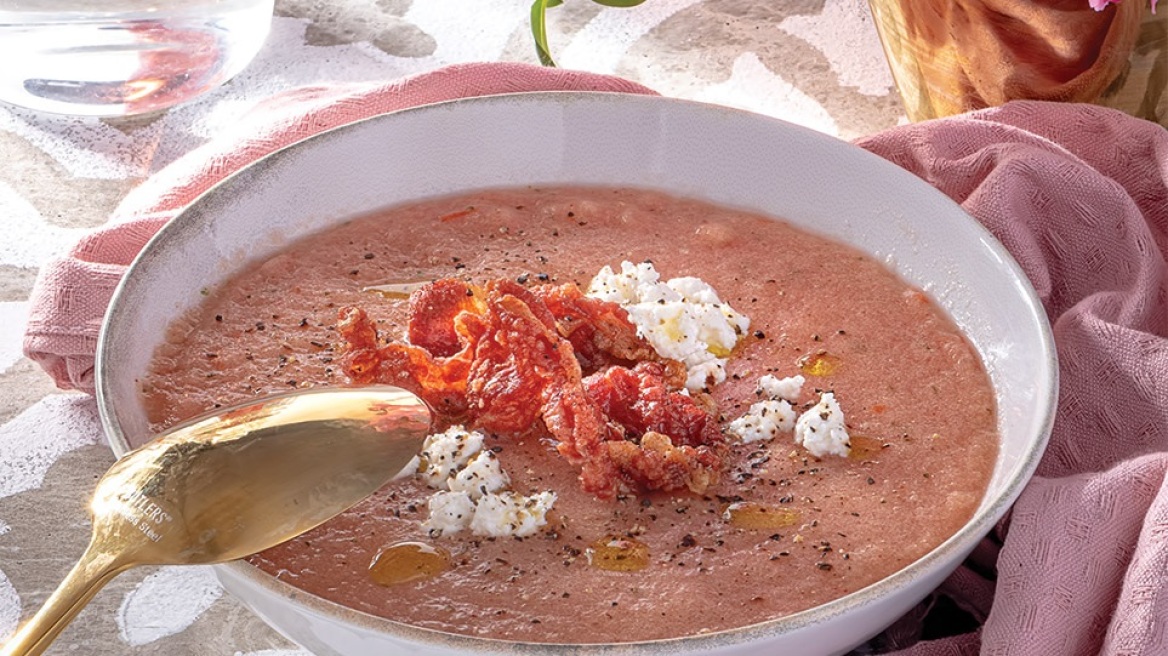 Η συνταγή της ημέρας: Γκασπάτσο πεπονιού με ανθότυρο και προσούτο