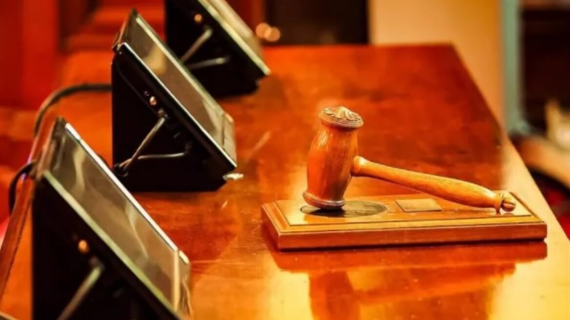 Πλειστηριασμοί: Τι έγινε με τη Village Roadshow και τα «ιμάτια» της ΗΛΕΑΘ