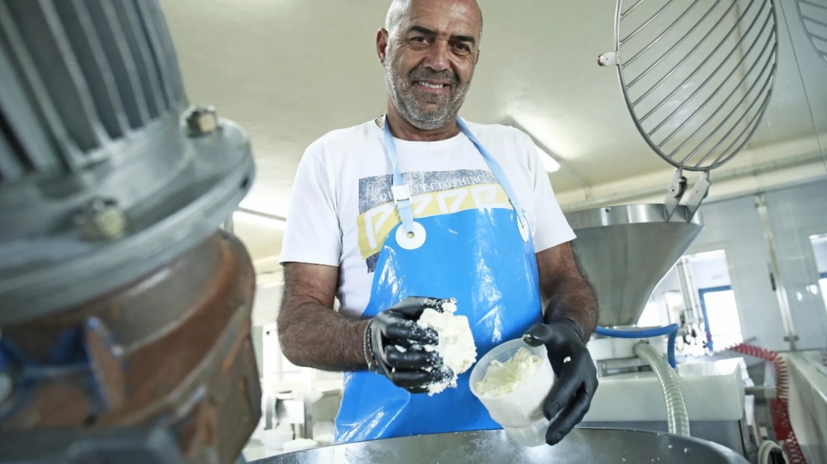 Σε αυτό το τυροκομείο της Μυκόνου το τυρί έχει άλλη γεύση