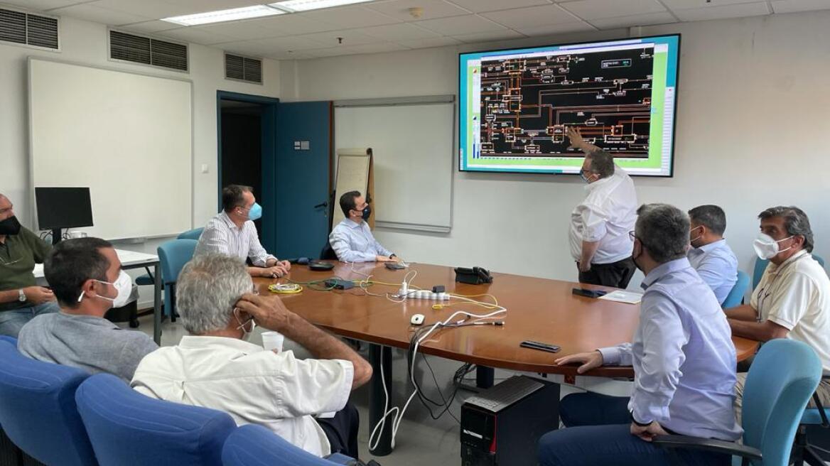 Δείτε σε ποιες περιοχές της Αττικής έγινε διακοπή ρεύματος εξαιτίας της φωτιάς - Προβλήματα και στην Κω