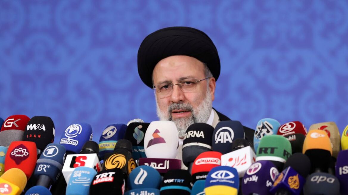 Ιράν: Ορκίστηκε ο νέος πρόεδρος Εμπραχίμ Ραϊσί - «Θέλουμε άρση των κυρώσεων»