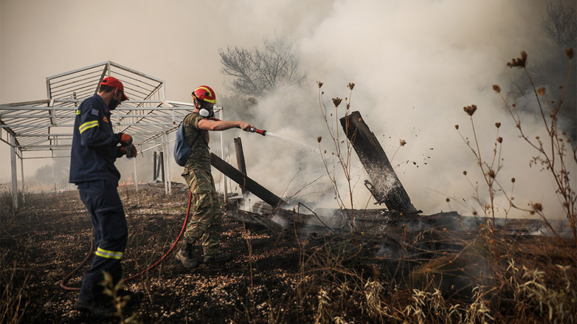 Φωτιά στη Βαρυμπόμπη: Κίνδυνος μπλακ άουτ στην Ανατολική Αττική - Έκτακτη σύσκεψη 