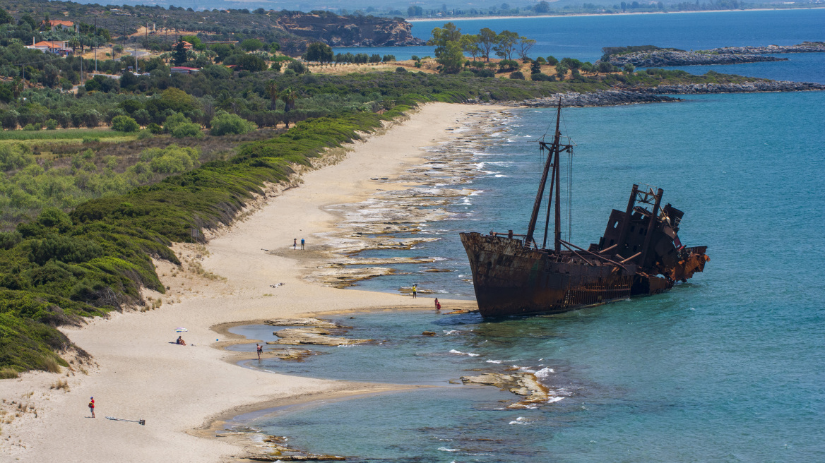 Οι παραλίες της Μέσα Μάνης: Λαλούδες και κρυστάλλινα νερά