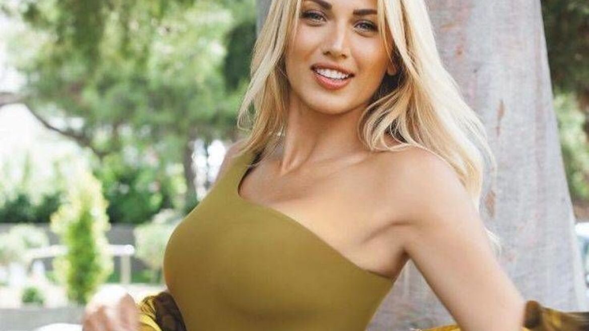 Κωνσταντίνα Σπυροπούλου: Ποζάρει με το μπικίνι της στα σοκάκια της Νάξου