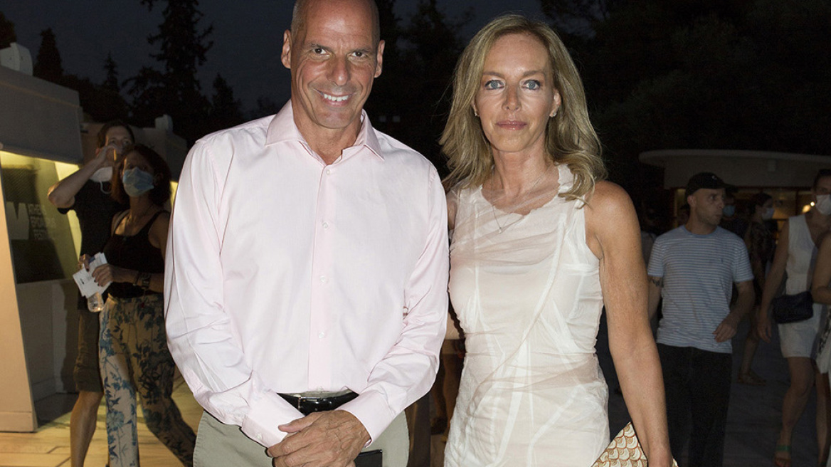 Ο Γιάνης Βαρουφάκης και η Δανάη Στράτου σε σπάνια βραδινή έξοδο στο Ηρώδειο