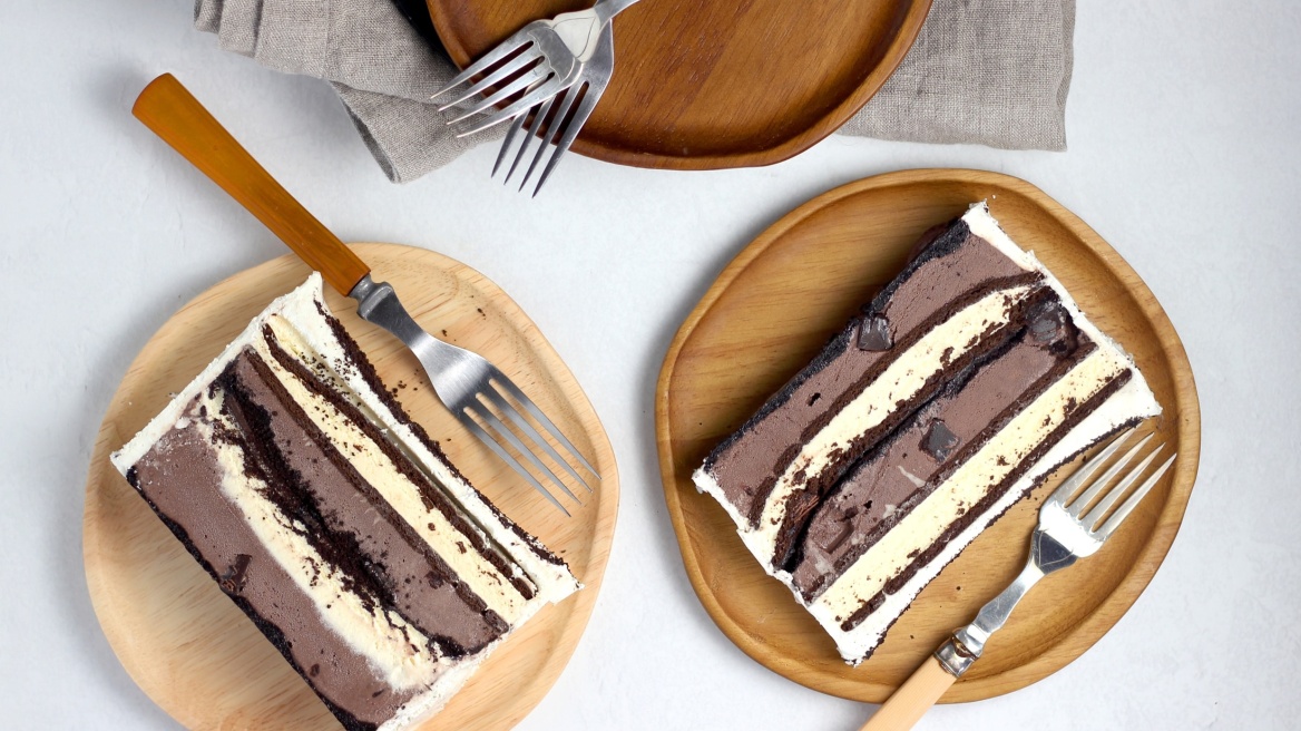 Icebox cake με σοκολάτα και μπισκότο: Η συνταγή «βάλσαμο» κατά του καύσωνα