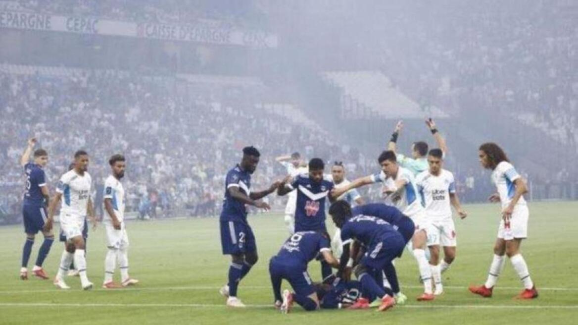 Νέα σοκαριστική στιγμή σε αγώνα στη Γαλλία: O Καλού κατέρρευσε στο Μαρσέιγ-Μπορντό, συνήλθε και έγινε αλλαγή στο 10'