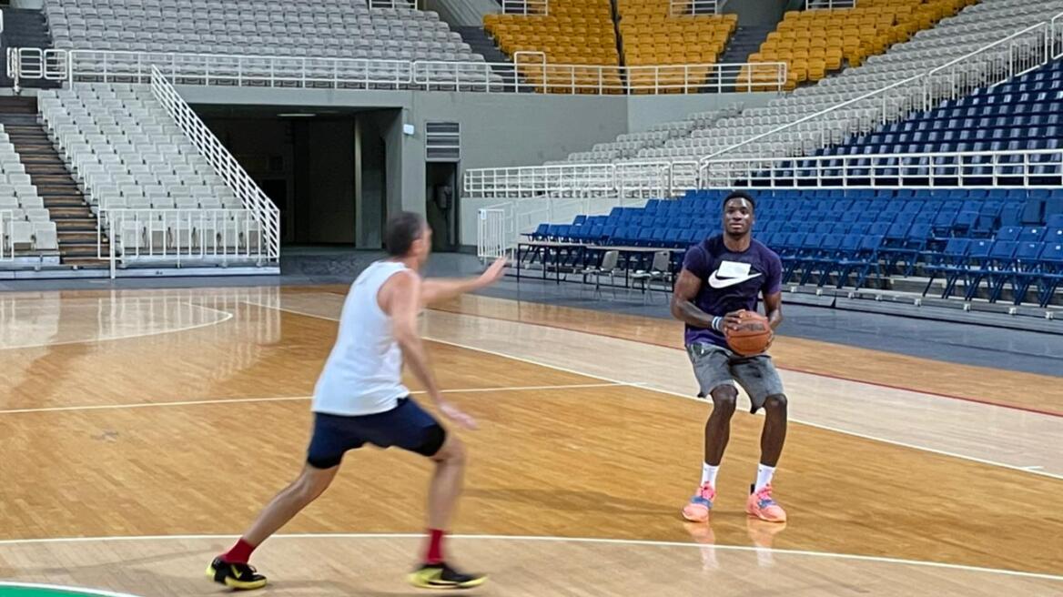 Αντετοκούνμπο: Στο ΟΑΚΑ για προπόνηση ο Θανάσης