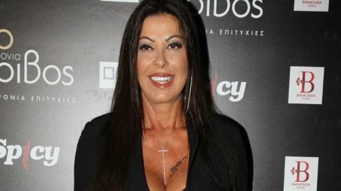 Άντζελα Δημητρίου: Αποχαιρετά το καλοκαίρι με μία selfie στην παραλία 