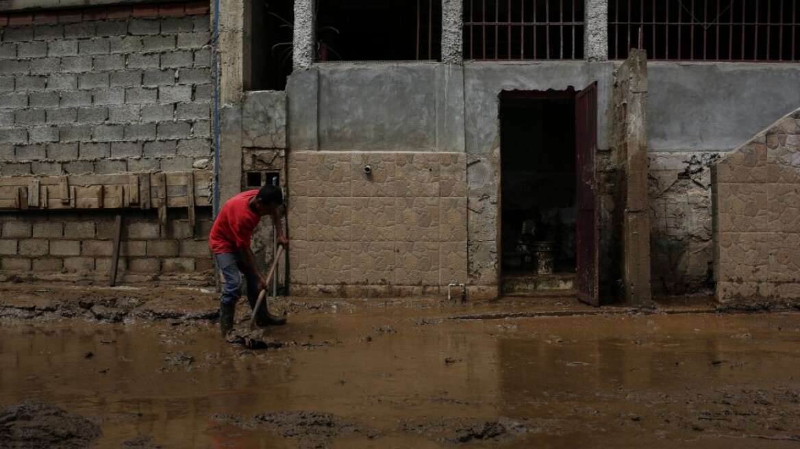 Βενεζουέλα: Τουλάχιστον 15 νεκροί από καταρρακτώδεις βροχές