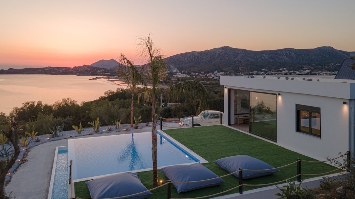 Έξι Airbnb πάνω στο κύμα, σε κοντινή απόσταση από την Αθήνα