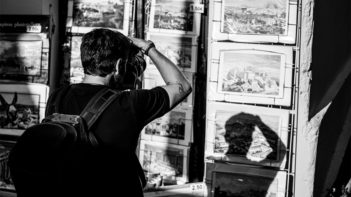 “Support Art”: Νέα sustainable fashion συλλογή στηρίζει Έλληνες καλλιτέχνες, κοινωνικά ευάλωτες ομάδες και το περιβάλλον