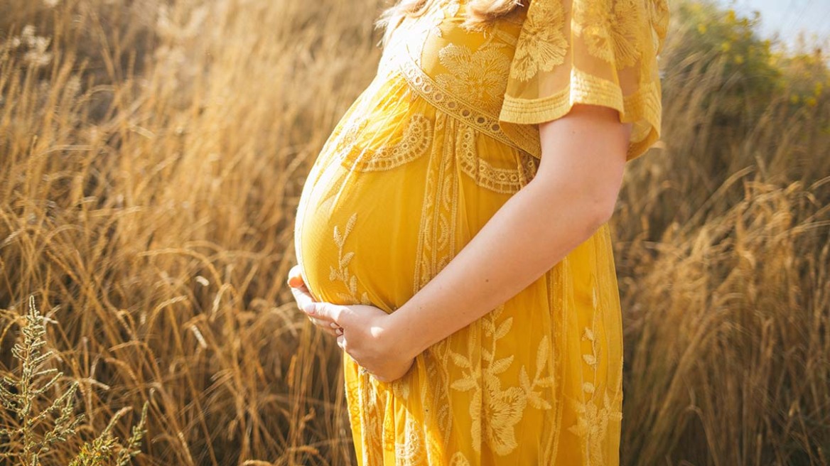 Κύηση: Η απλή καθημερινή κίνηση που προλαμβάνει τον πρόωρο τοκετό
