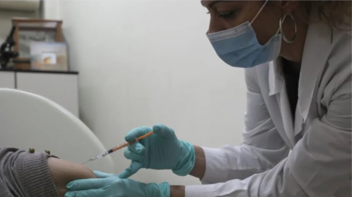 Κορωνοϊός: Ηλικιωμένοι και ανεμβολίαστοι τα περισσότερα θύματα της covid-19