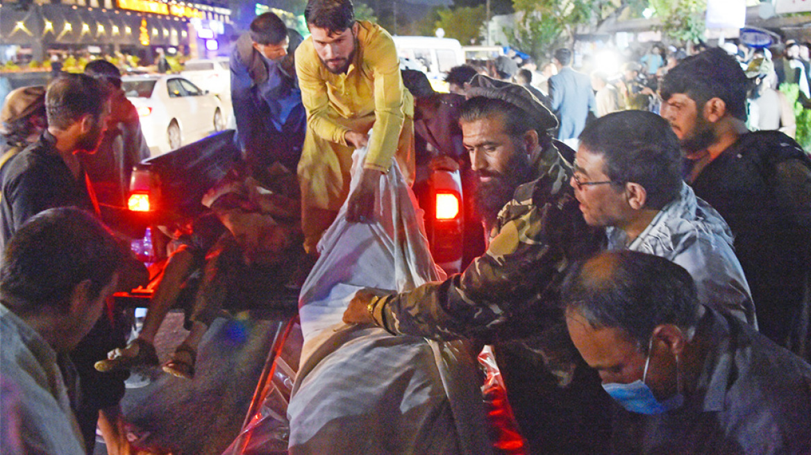 Έκρηξη στην Καμπούλ: Τα βίντεο της φρίκης - Για χτύπημα του ISIS μιλούν οι Αμερικανοί - Πάνω από 60 νεκροί 