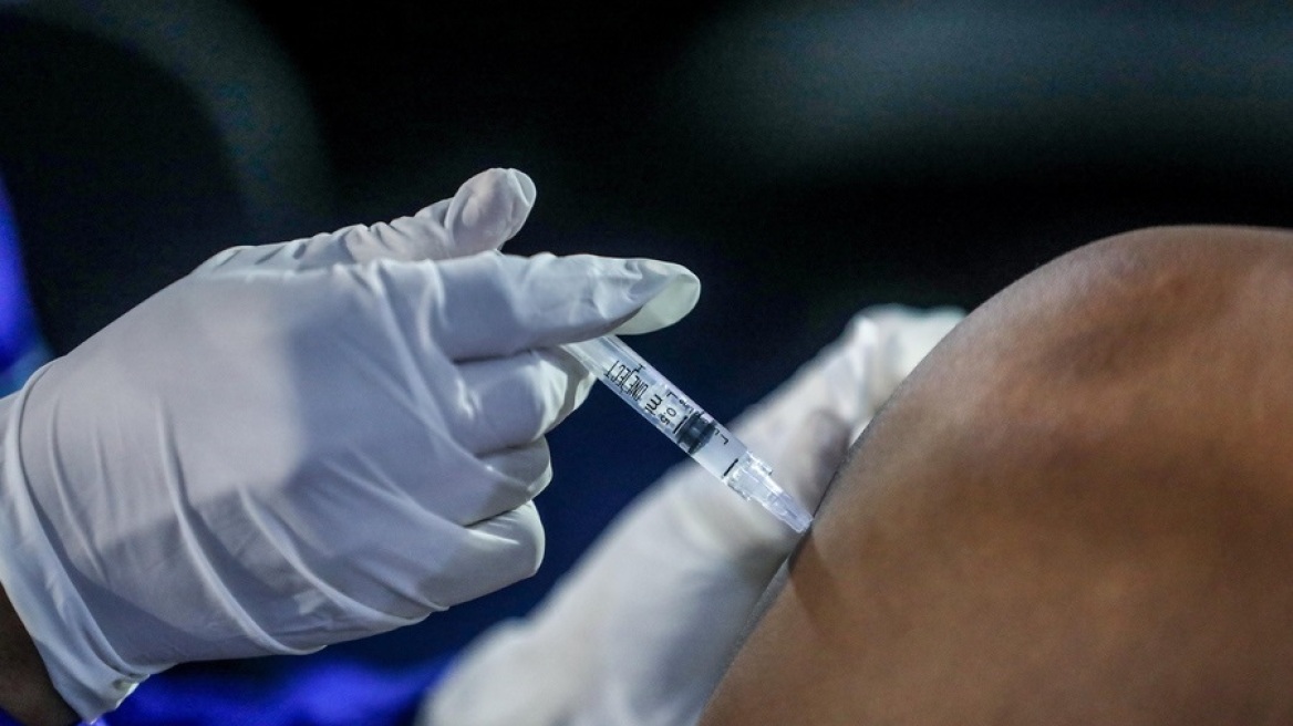 Σερβία: Μικρής διάρκειας η ανοσία από το κινέζικο εμβόλιο - Tρίτη δόση με Pfizer