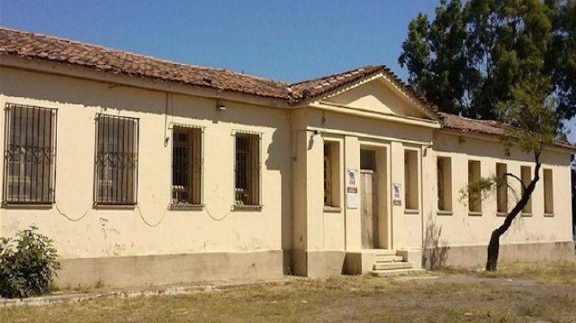 Φυλακές Ωρωπού: Ο δήμος άνοιξε για το κοινό το κελί του Μίκη Θεοδωράκη