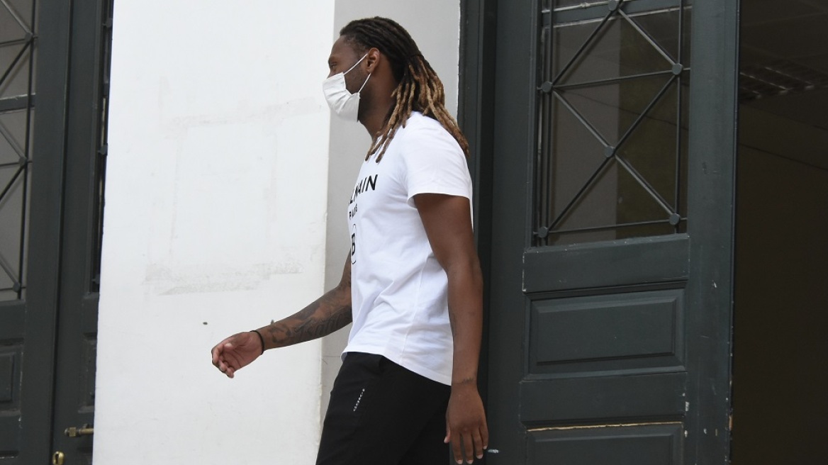 Υπόθεση Σεμέδο: Ελεύθερος με όρους και ο Νιγηριανός που κατήγγειλε η 17χρονη για ομαδικό βιασμό