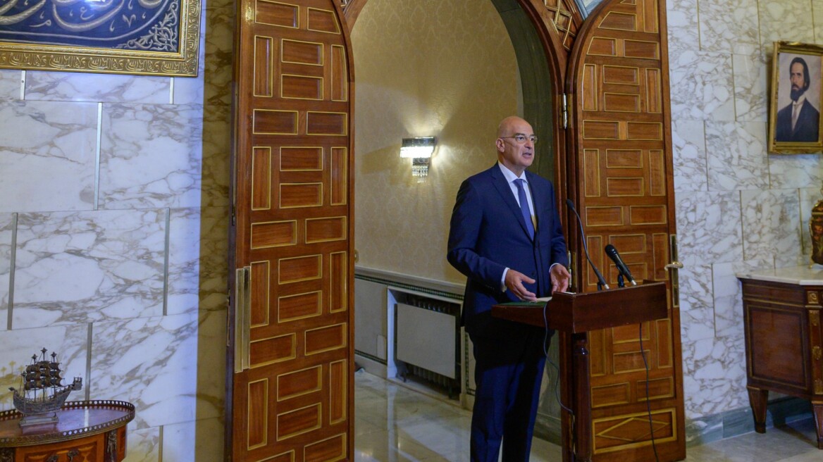  Δένδιας μετά τη συνάντηση με τον Τυνήσιο Πρόεδρο: Πρέπει να εργαστούμε για την εφαρμογή της συμφωνίας θαλάσσιων μεταφορών