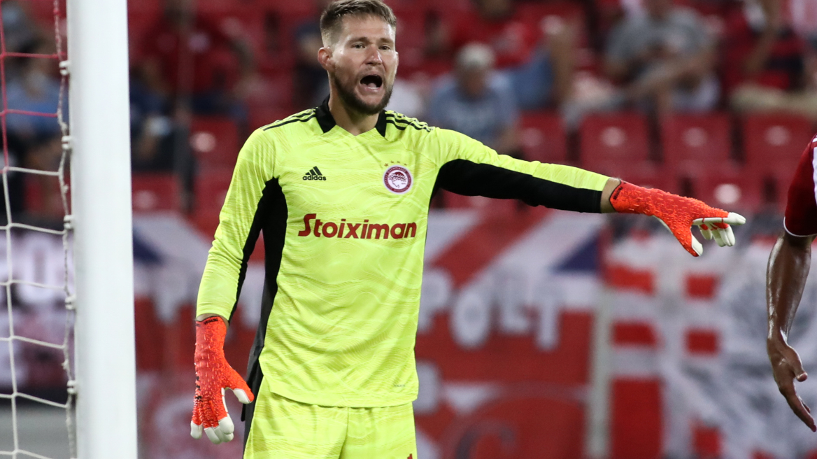 Ολυμπιακός: Κάκωση ο Βατσλίκ