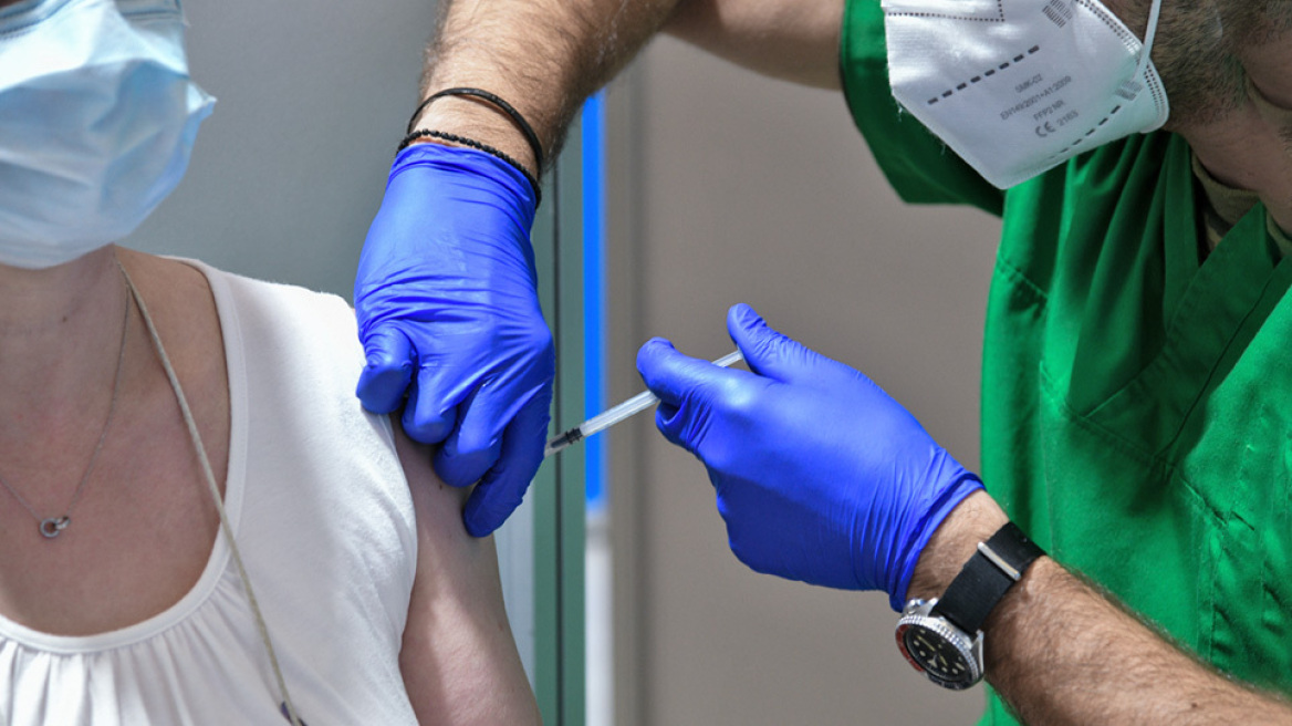 Εμβόλια - ΕΜΑ: Πιο «ξεκάθαρες οι αποδείξεις» πως η τρίτη δόση βοηθά τους ανοσοκατασταλμένους