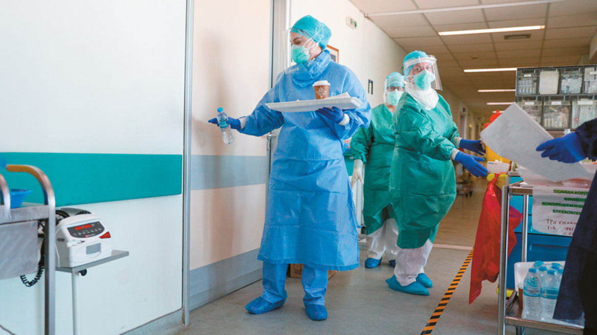 Επιτροπή Εμπειρογνωμόνων: Υποχρεωτικό το δεύτερο τεστ κορωνοϊού για ανεμβολίαστους υγειονομικούς εάν το πρώτο βγει θετικό