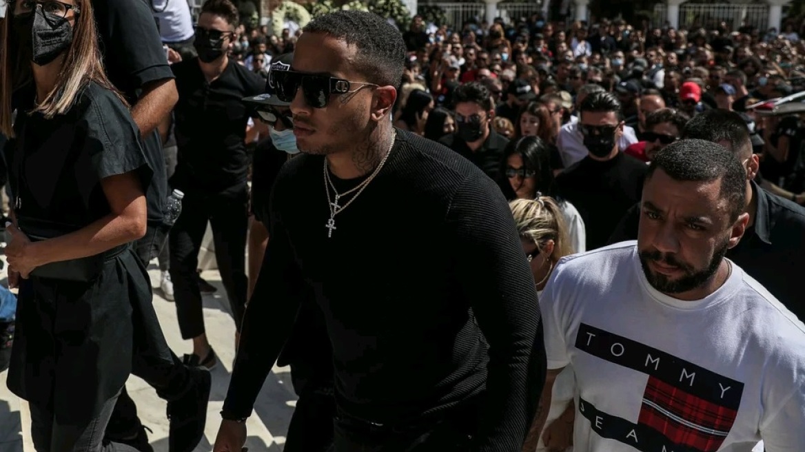 Mad Clip: «Όσοι μας μάθατε από το YouTube, κρατήστε κλειστό το στόμα σας» λέει ο Light