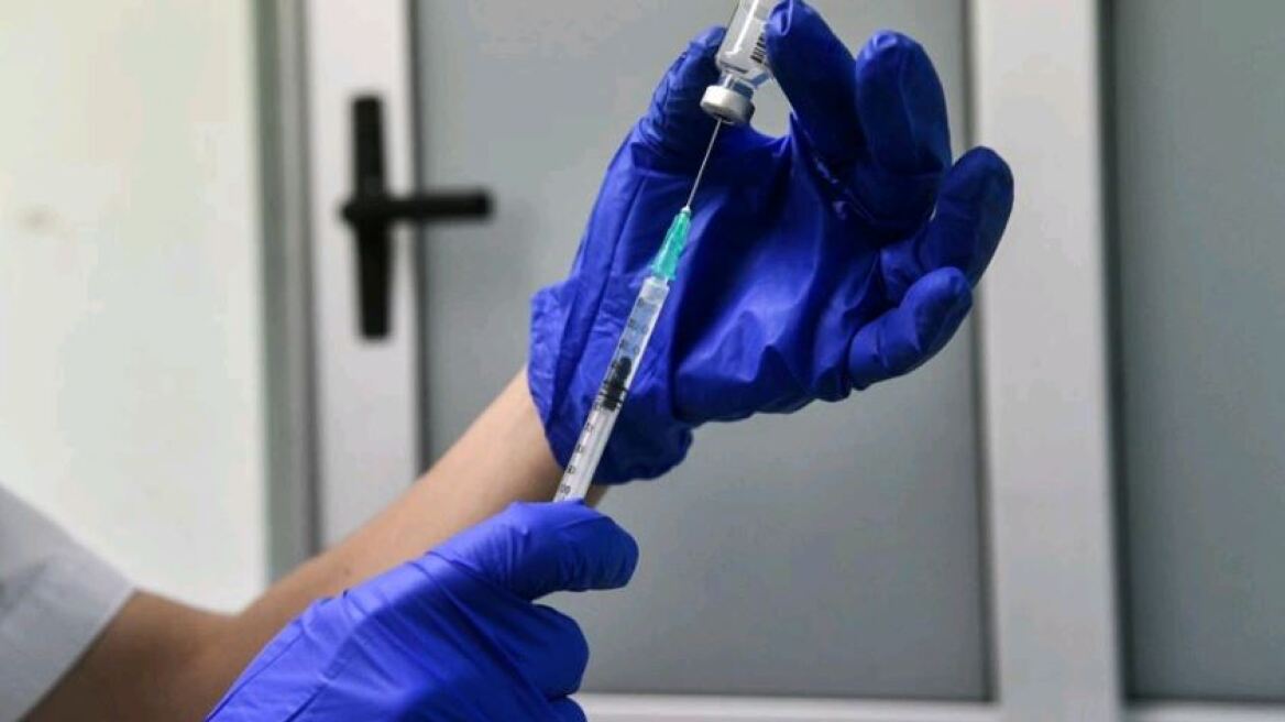 Γαλλία: Περίπου 3.000 υγειονομικοί βγήκαν σε αναστολή επείδη δεν είχαν κάνει το εμβόλιο 