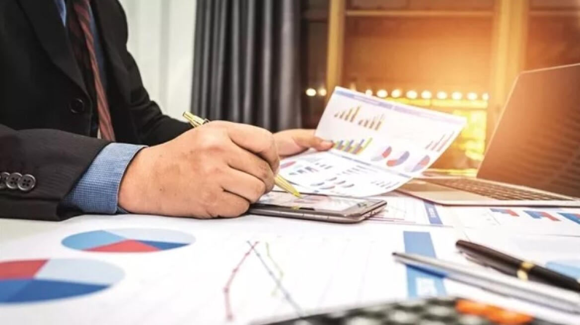 «Μηδέν φόρος» για να περάσουν λεφτά και περιουσίες στους νέους – Τι συμβαίνει με τις μεταβιβάσεις μετρητών