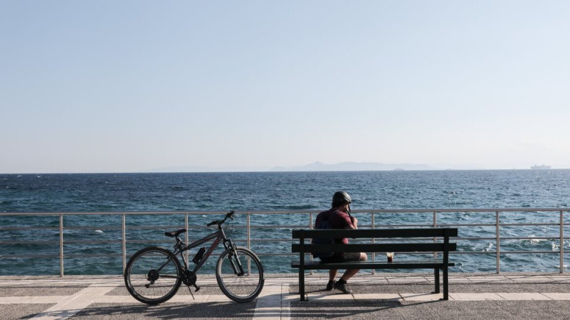 Καιρός: Μίνι καλοκαίρι με 36άρια στα νότια - Φθινόπωρο με βροχές στα βόρεια