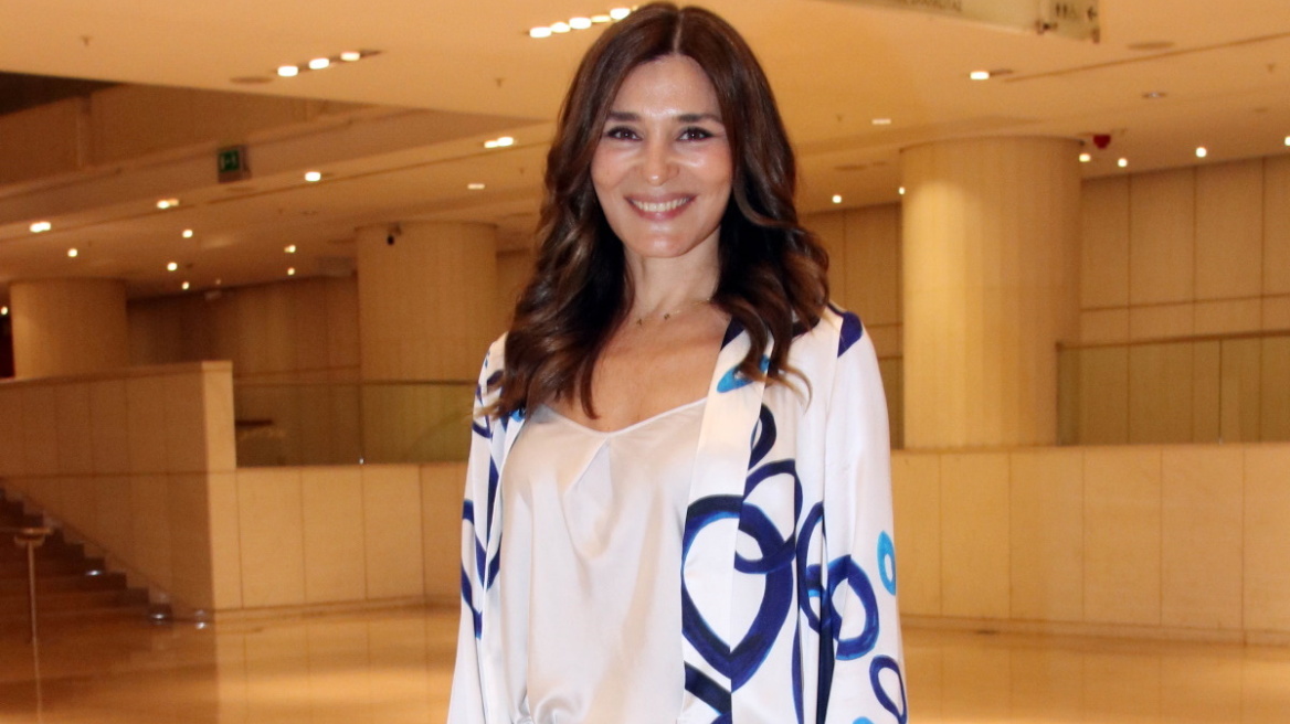 Η Μαρία Ναυπλιώτου φόρεσε στις «Νύχτες Πρεμιέρας» ένα σύνολο που είναι και άνετο και εντυπωσιακό