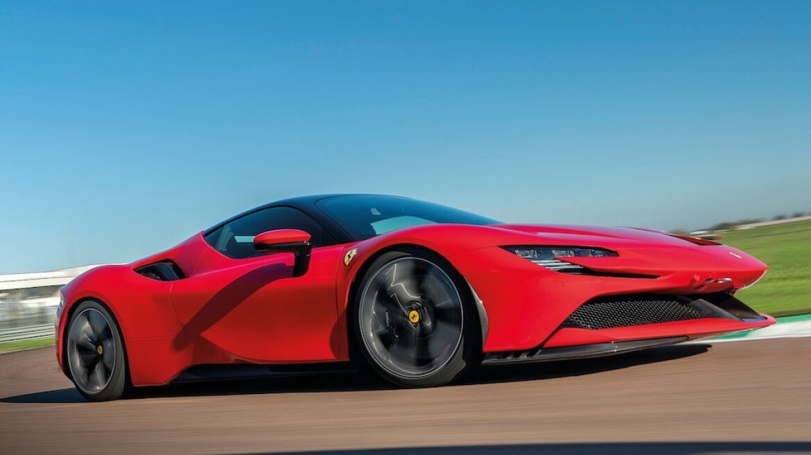H Ferrari προσλαμβάνει πρώην στελέχη της Apple