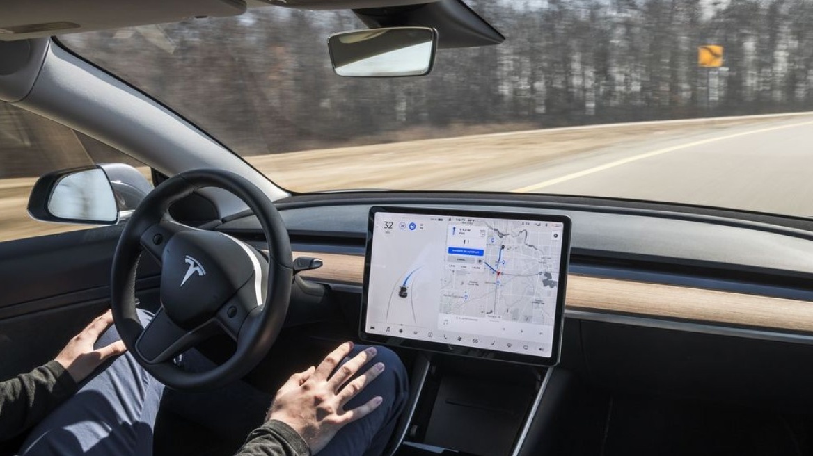 Η Tesla κακομαθαίνει τους οδηγούς