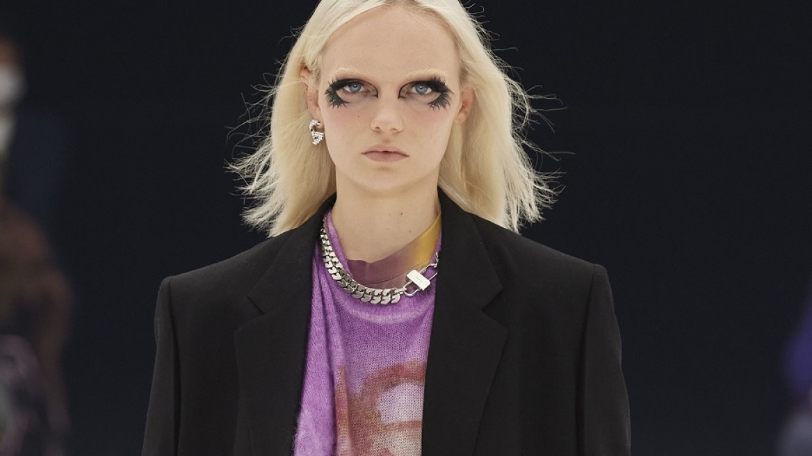 Givenchy SS22: Ένα κράμα πολυτέλειας και πρακτικότητας