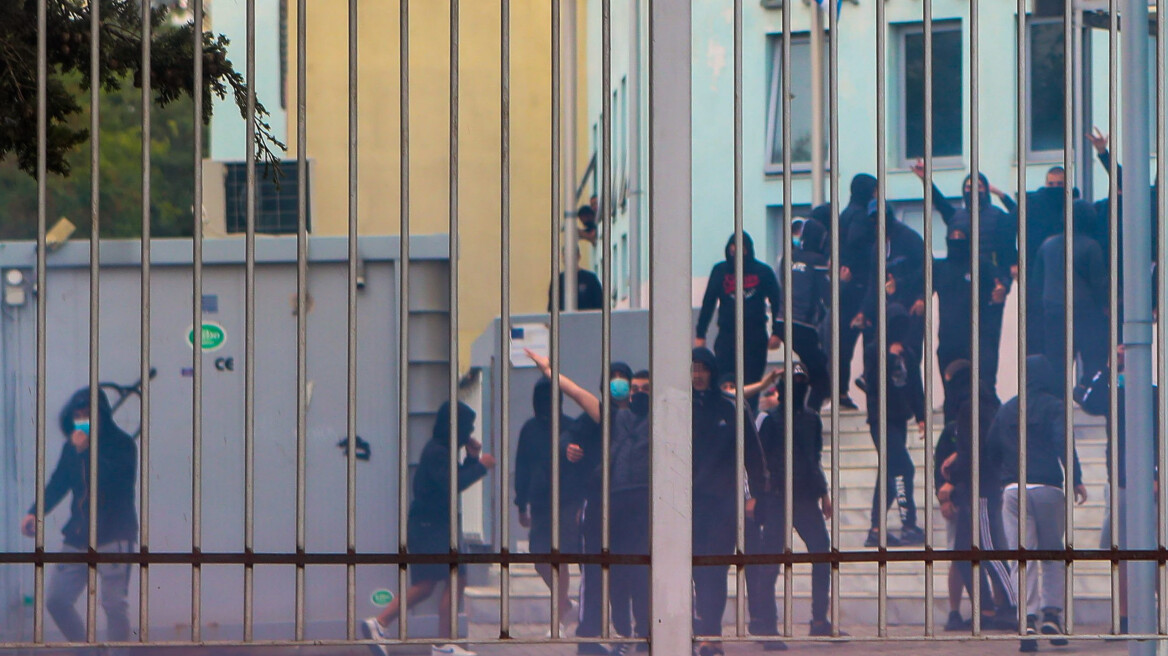 ΕΠΑΛ Σταυρούπολης: Καταγγελία από μητέρα 15χρονης - «Ξυλοκόπησαν άγρια την κόρη μου μέσα στο σχολείο»