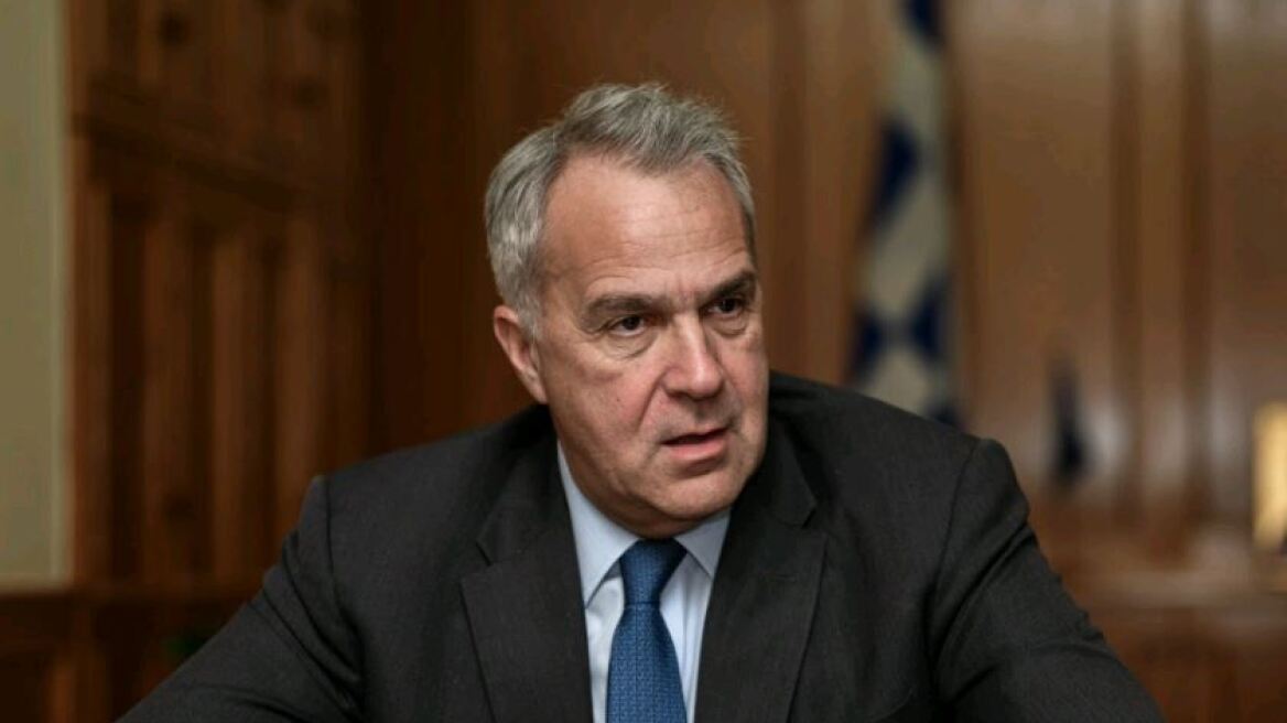 Βορίδης: Από τη Δευτέρα πρόστιμο 100 ευρώ στους άνω των 60 ετών αν δεν εμβολιαστούν