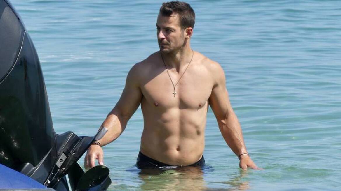 Ο Γιώργος Αγγελόπουλος μας ξεναγεί στον δικό του παράδεισο, τη Σκιάθο