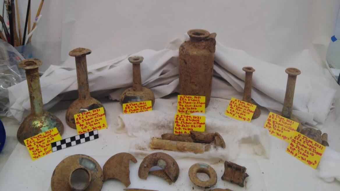 Τάφος με τρεις σκελετούς, αγγεία και νομίσματα ανακαλύφθηκε στα Νέα Στύρα