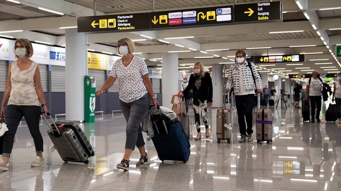 Τα CDC καλούν τους Αμερικανούς να αποφεύγουν ταξίδια σε Αυστρία, Αρμενία, Μπαρμπάντος, Κροατία και Λετονία