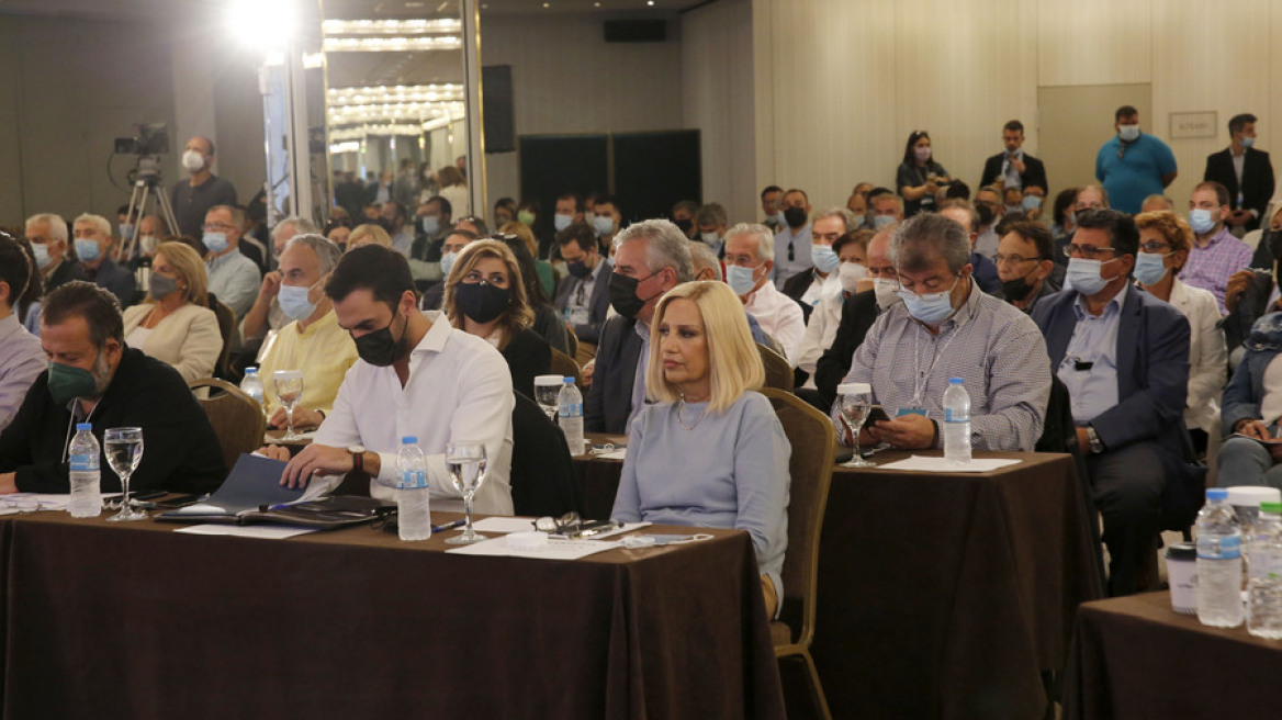 ΚΙΝΑΛ: Oι καυτές διαβουλεύσεις στο παρασκήνιο, το νέο «τετ-α-τετ» Γεννηματά -Τσίπρα στη Σλοβενία