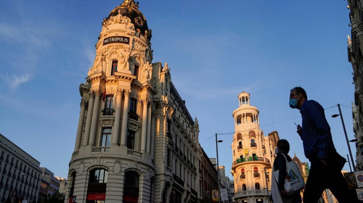 Ισπανία: Αύξηση 2% σε όλους τους δημόσιους υπαλλήλους