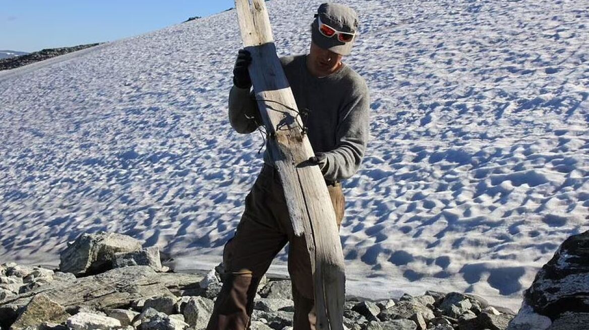 Νορβηγία: Ανακαλύφθηκε το αρχαιότερο ζευγάρι ξύλινων πέδιλων σκι... 1.300 ετών!