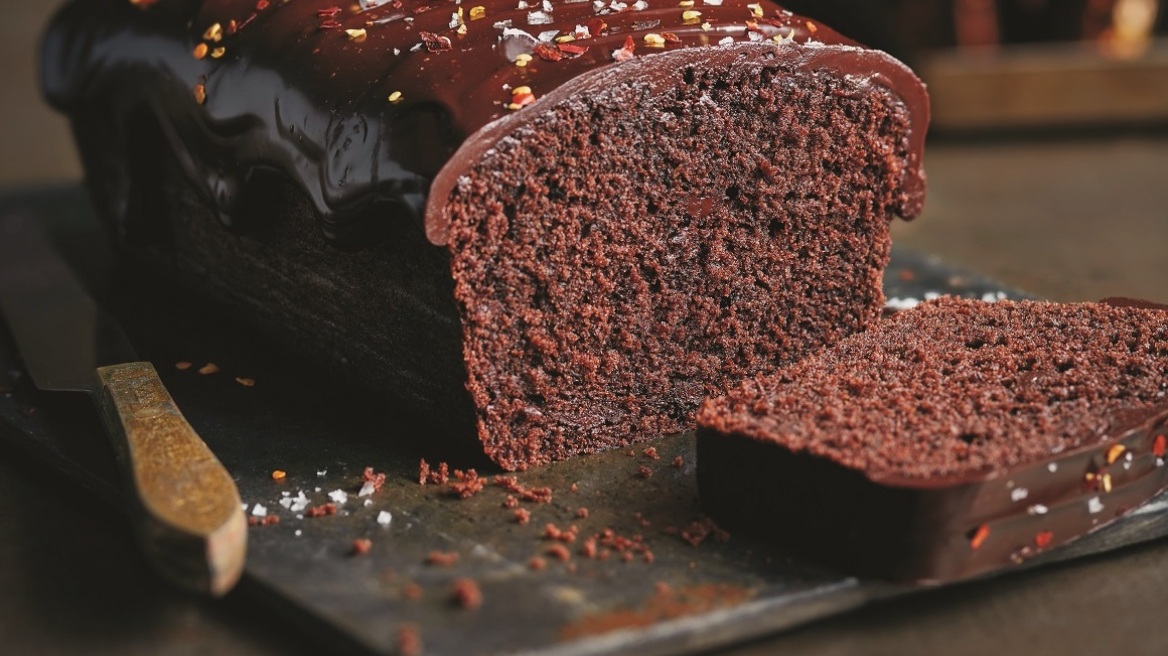 Κέικ μαύρης σοκολάτας, με τσίλι και εσπρέσο