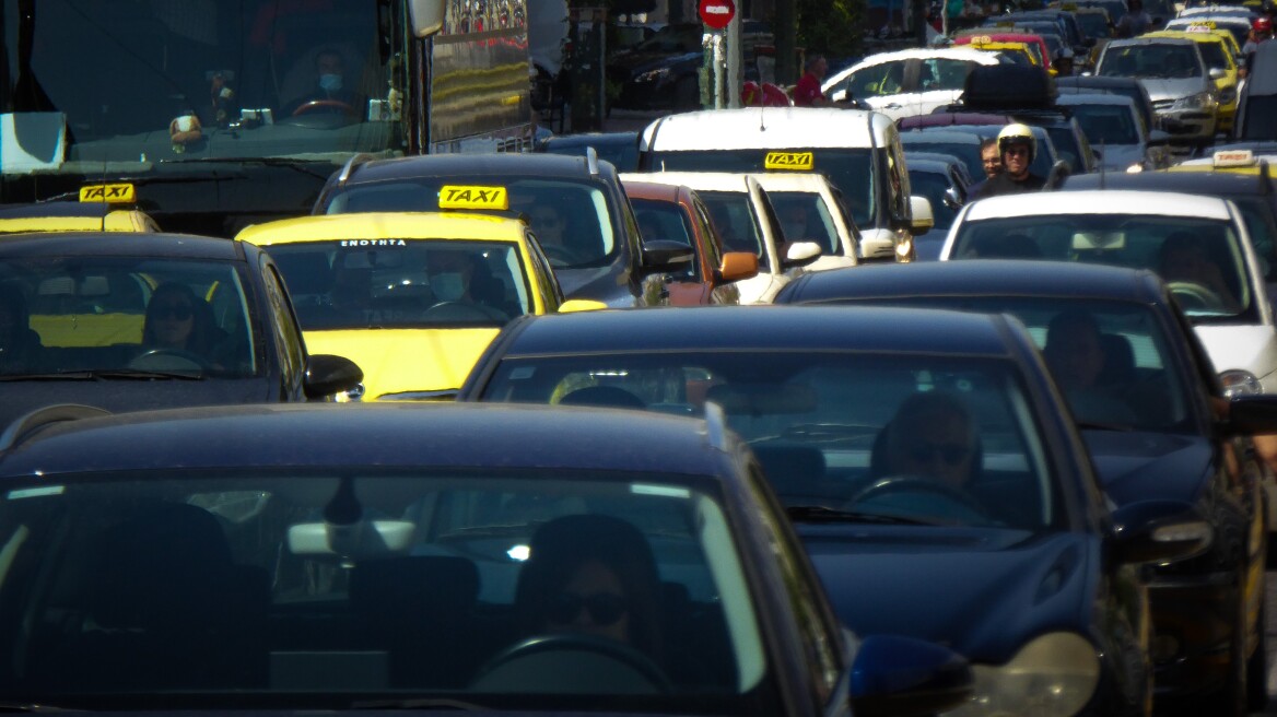 Ηλεκτρονικά από σήμερα η ανανέωση διπλώματος οδήγησης και το αντίγραφο άδειας κυκλοφορίας