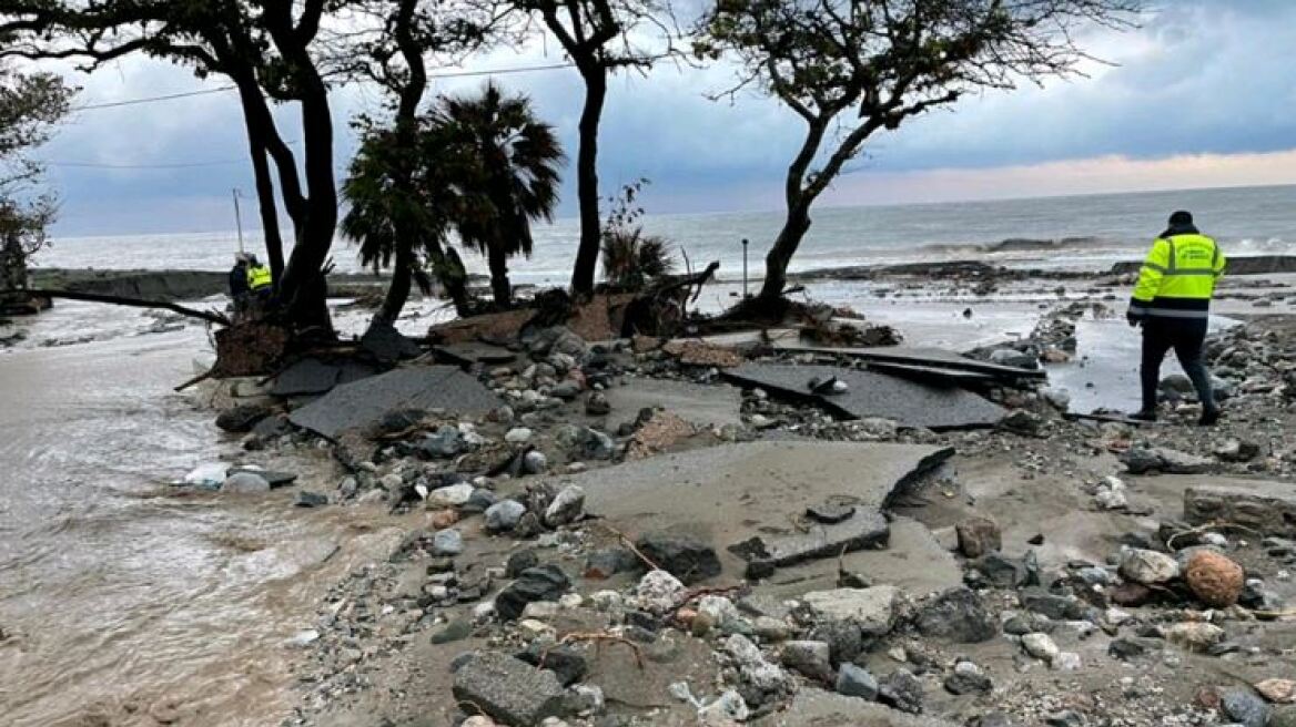 Φράγματα στα καμένα της Εύβοιας - Οι 10 περιοχές που κινδυνεύουν από πλημμύρες
