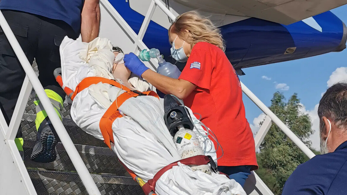 Γέφυρα σωτηρίας για 16χρονο με σπάνια ασθένεια – Μεταφέρθηκε με αεροδιακομιδή από Πάτρα στο Βερολίνο