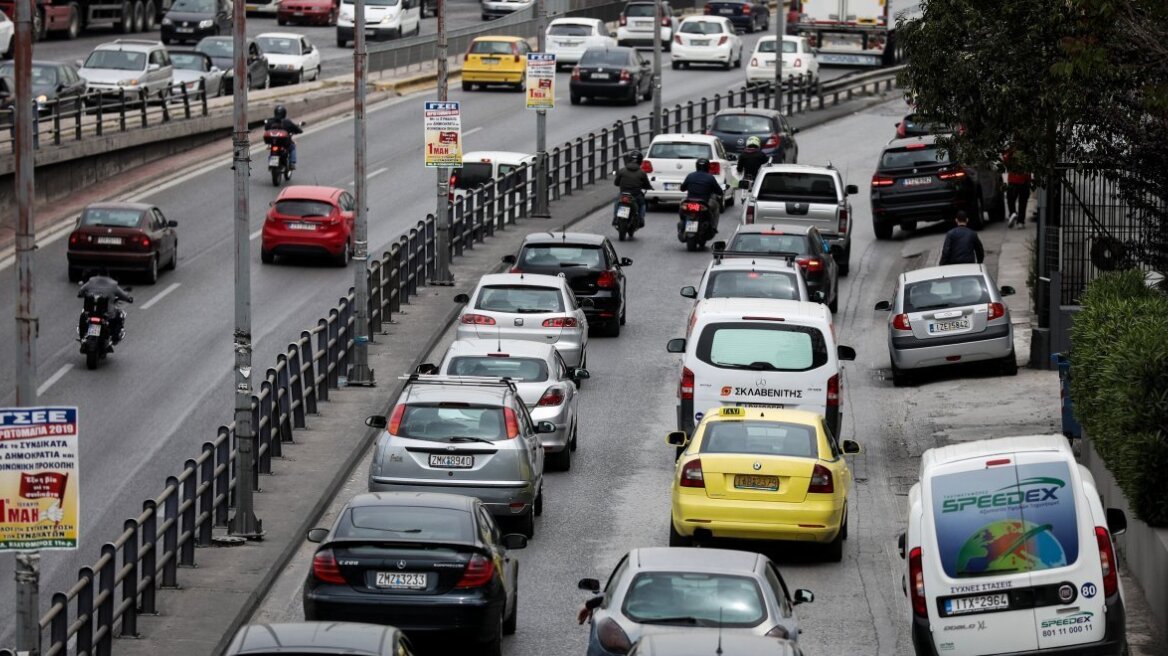 Κίνηση στους δρόμους: Δείτε πού υπάρχει μποτιλιάρισμα 