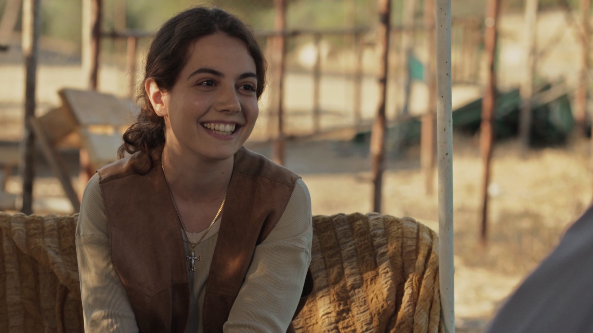 «Η Γη της Ελιάς»: Ο Δημήτρης ενδίδει στον εκβιασμό της Άννας