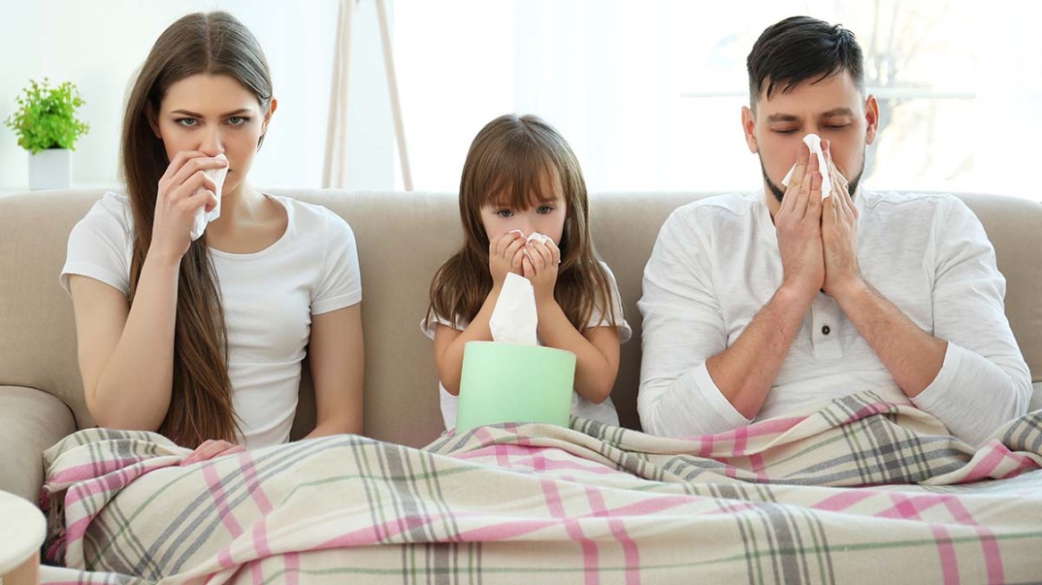 Κρυολόγημα: Οκτώ τρόποι που καταπολεμούν τα συμπτώματα και ανακουφίζουν