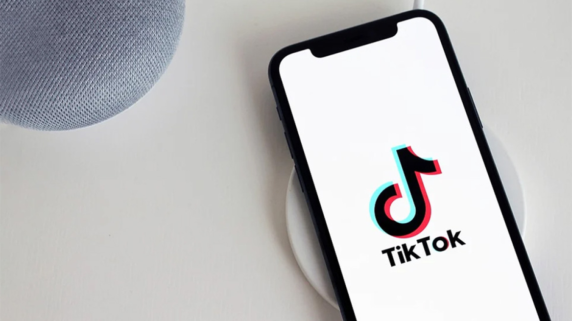 TikTok: Eπιστήμονες ενοχοποιούν την πλατφόρμα για την εμφάνιση τικ σε έφηβες κοπέλες;